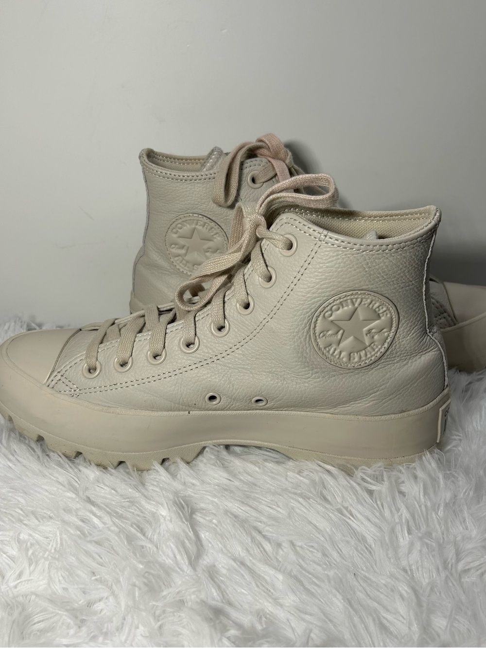 Converse Chuck Taylor All Star Lugged High Desert Sand Sneakers – Size 9